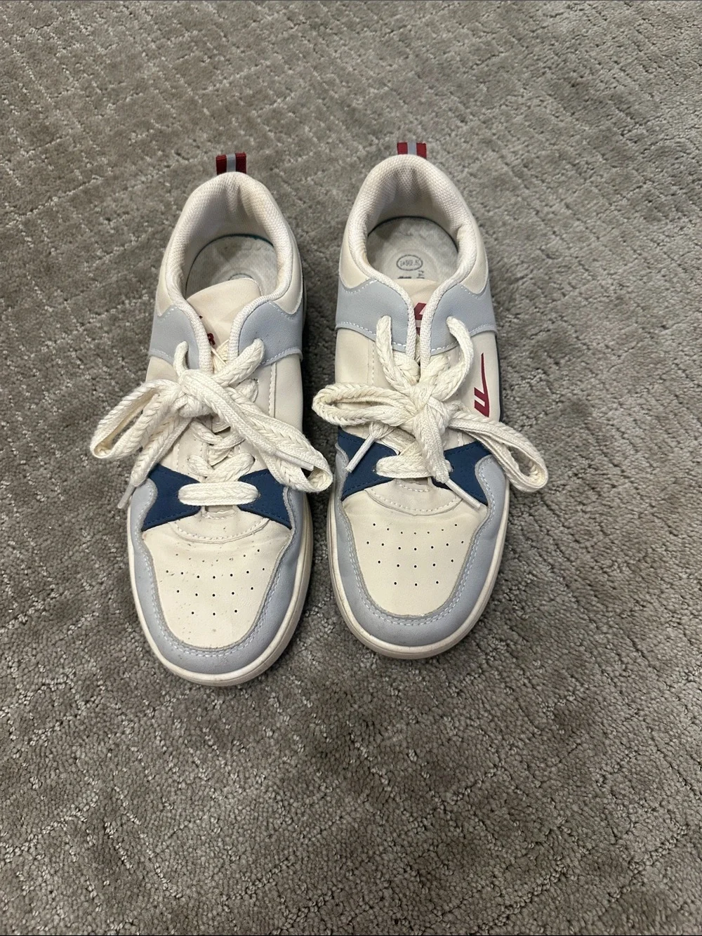 Men's /womens Warrior Sneakers men’s sz 7 Women’s sz 8